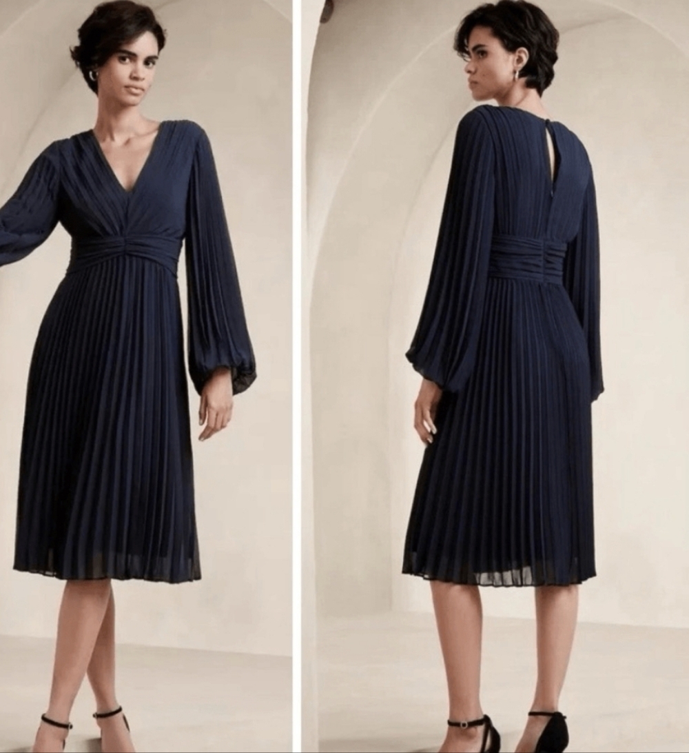 Banana Republix Navy Chiffon Pleated Dress Size 4 Nwt